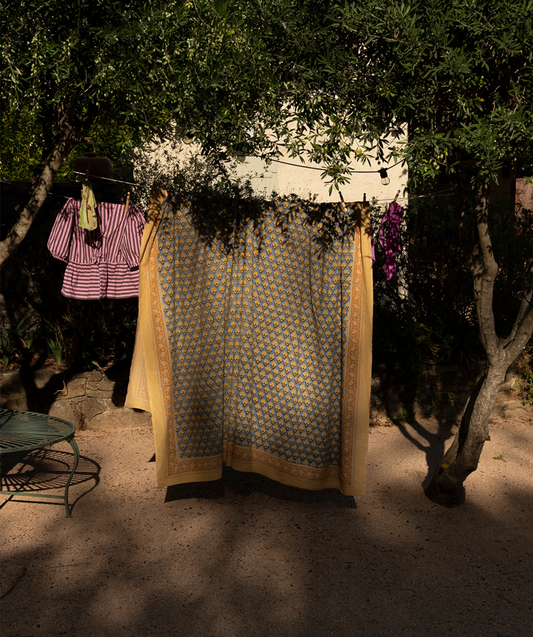 Handbedrukt tafellaken “Blue Emma” – 2 maten