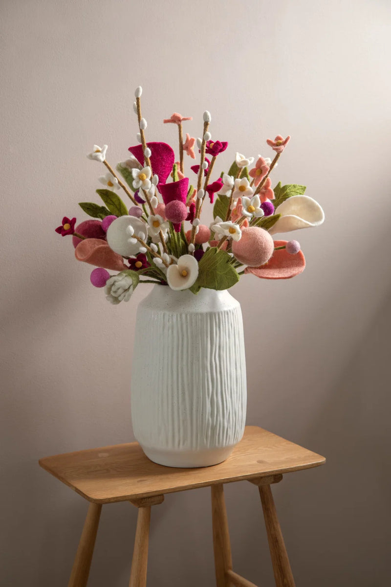 Witte Bloemen op Steel