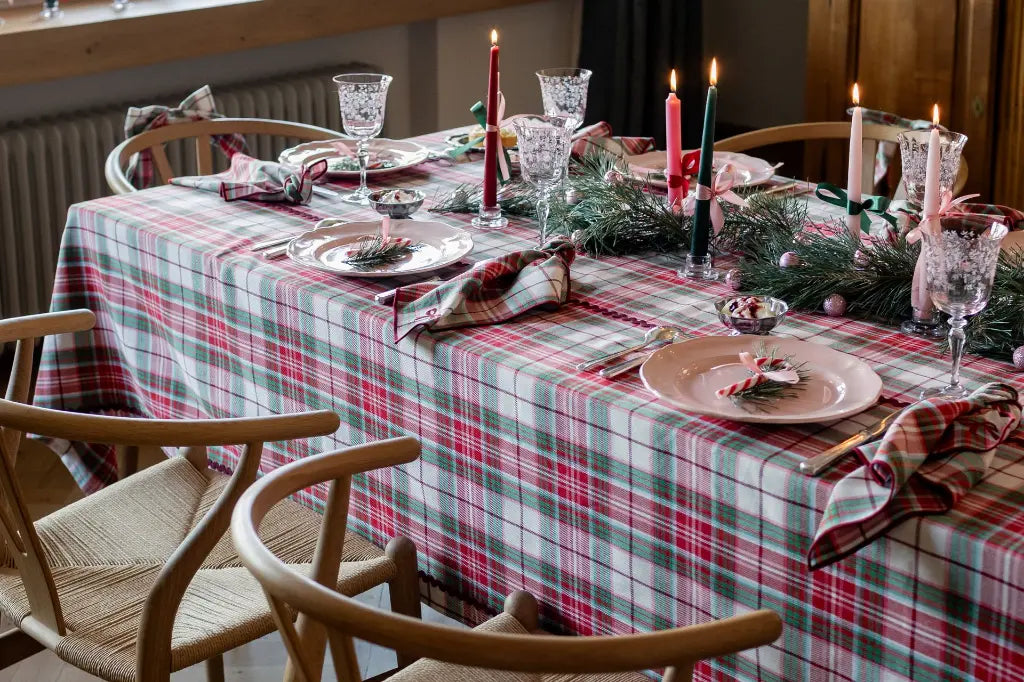 Tafellaken Angèle Red met rode ruit