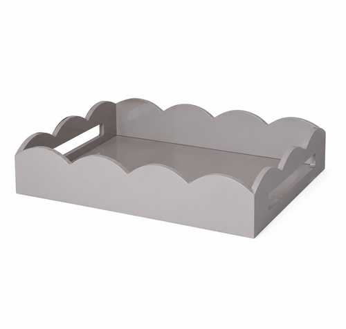 Plateau rectangulaire Addison Ross au bord festonné et poignées découpées, en laque chiffon gris brillante