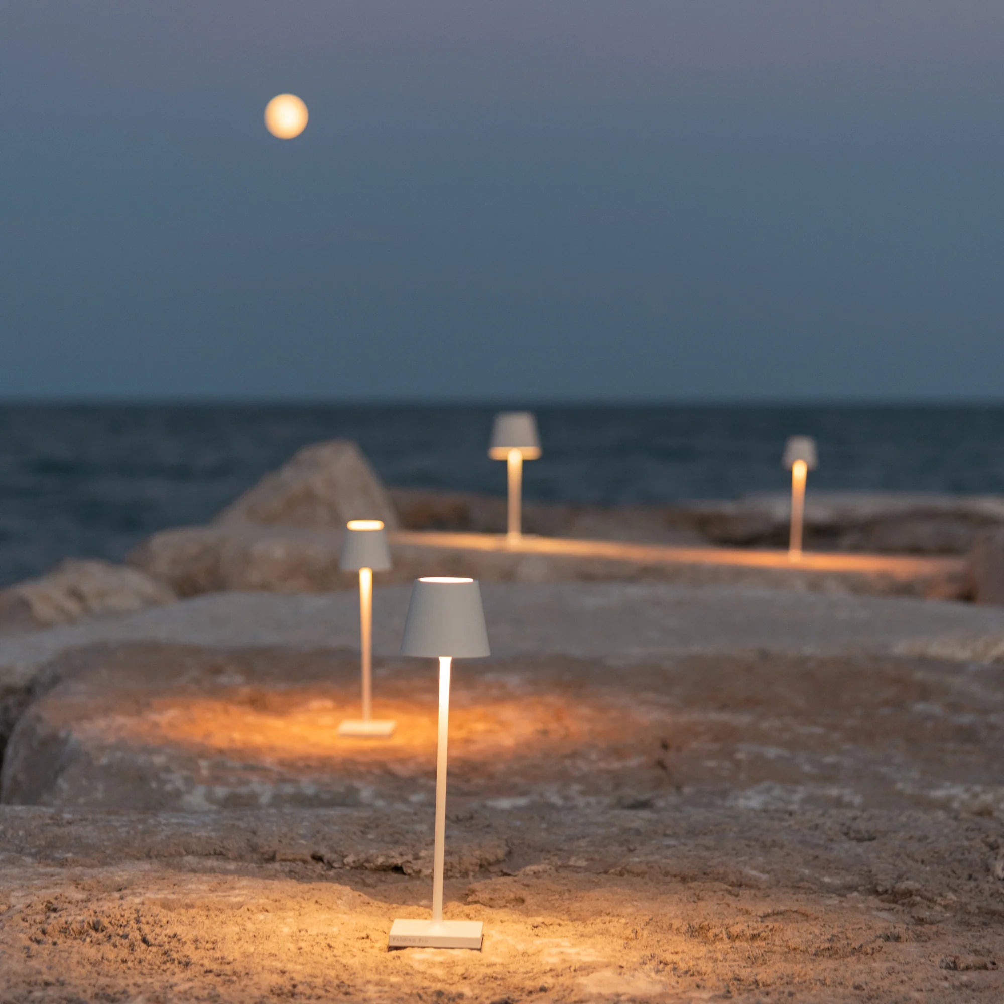 Poldina Micro White Table Lamp – Wireless & Dimmable