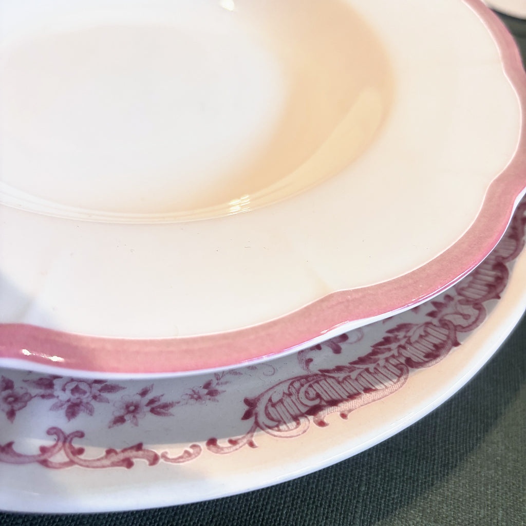 Serviesset Rose en Petalo roze, Rose dinerbord met Petalo soepbord, detail