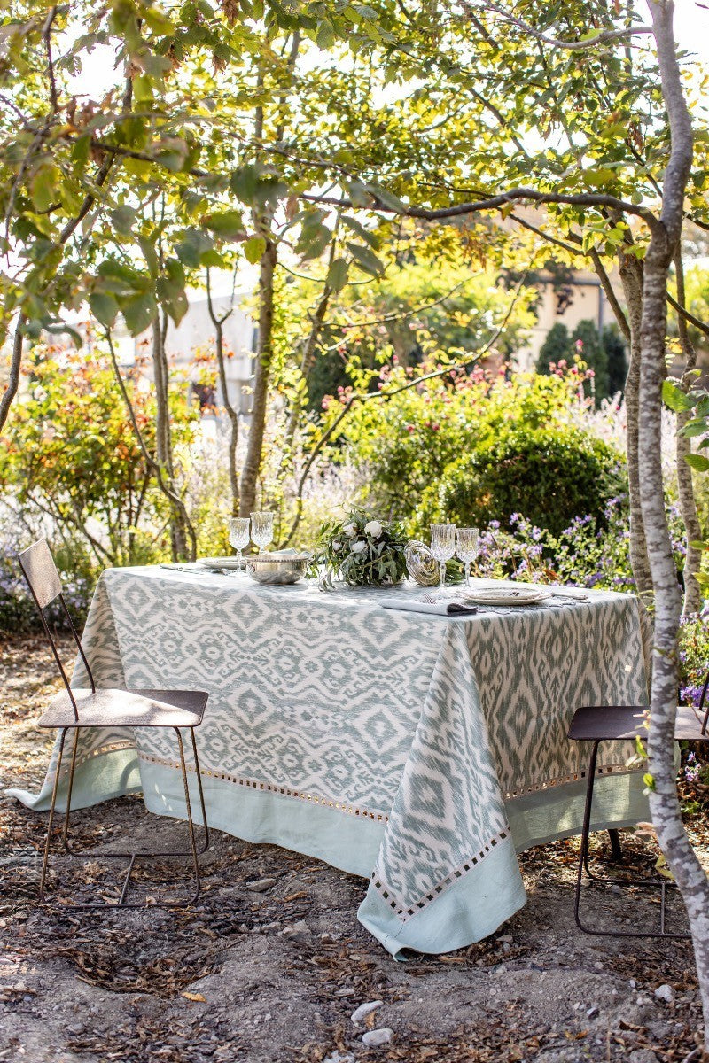 Riviera tafellaken – linnen – Ikat Salvia / Sabbia / Ghiaccio – 170 x 280 cm